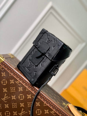 LV M82077 Louis Vuitton Vertical Trunk Wearable Wallet black embossed - Default Title - View 3