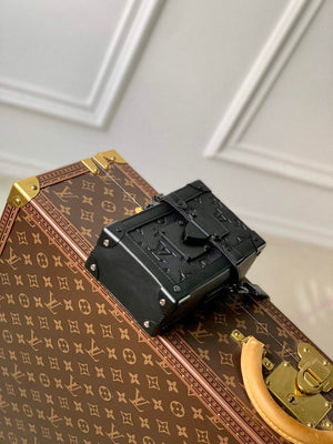LV M82077 Louis Vuitton Vertical Trunk Wearable Wallet black embossed - Default Title - View 4
