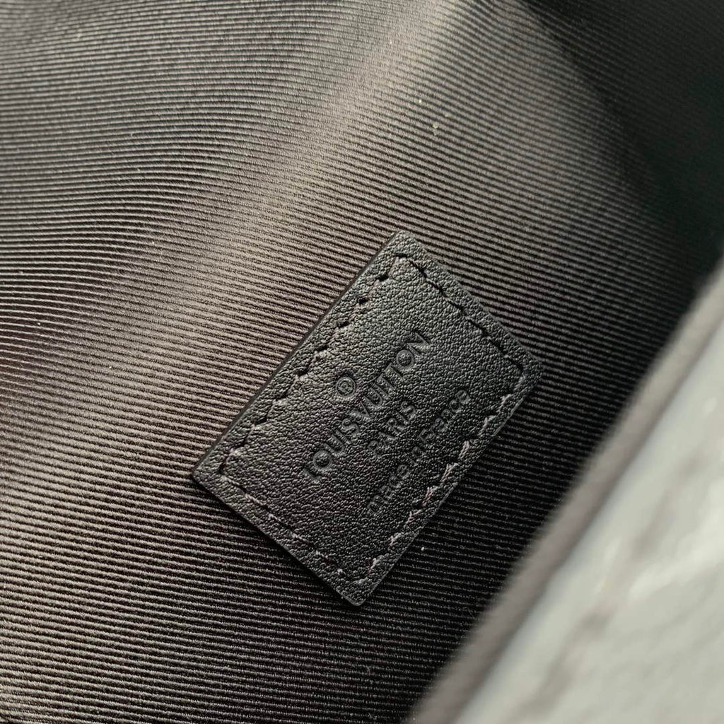 LV M82077 Louis Vuitton Vertical Trunk Wearable Wallet Black Flowers