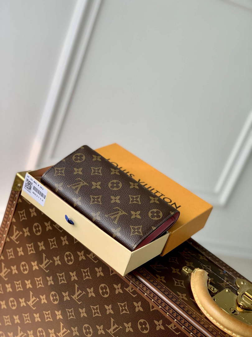 LV M82114 Louis Vuitton LV x YK Sarah Wallet