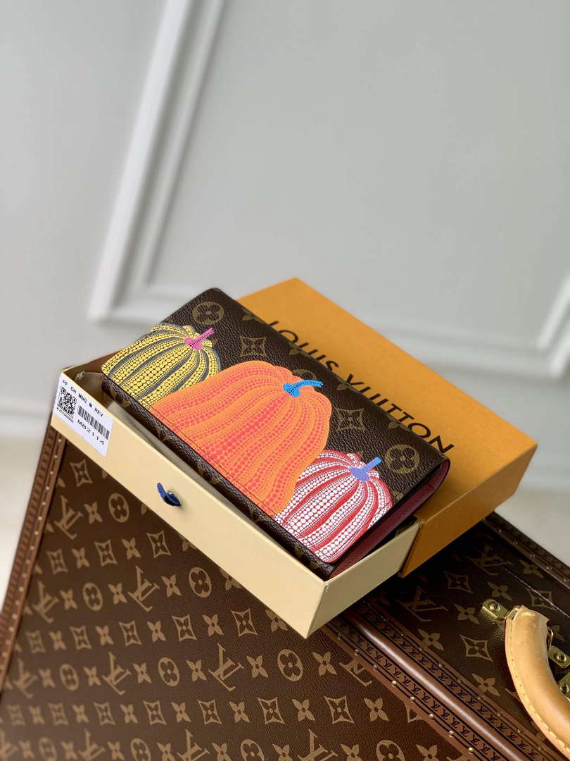 LV M82114 Louis Vuitton LV x YK Sarah Wallet - Default Title - View 1