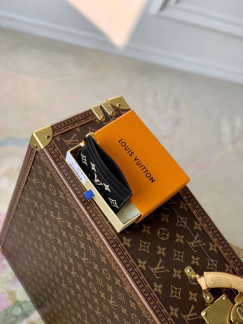 LV M82132 Louis Vuitton LV Charms Card Holder Black silk screen