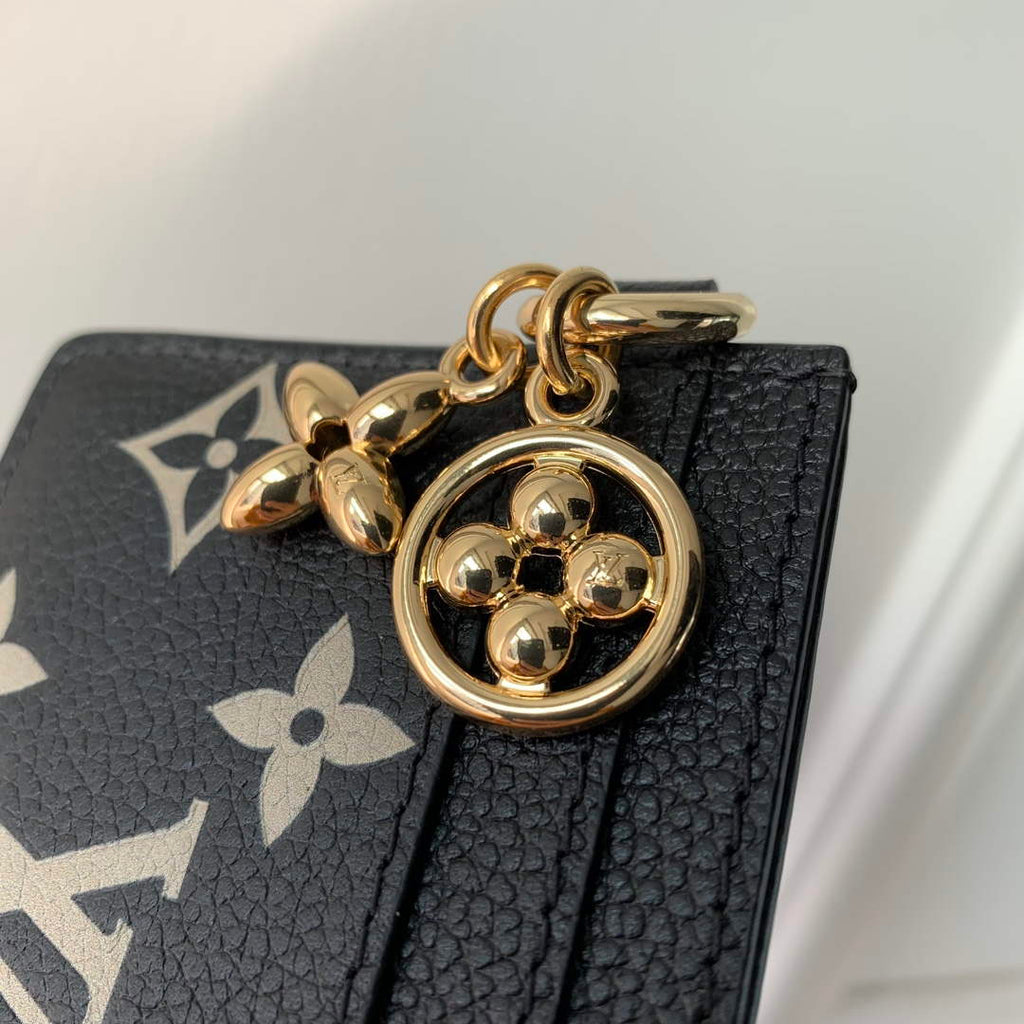 LV M82132 Louis Vuitton LV Charms Card Holder Black silk screen
