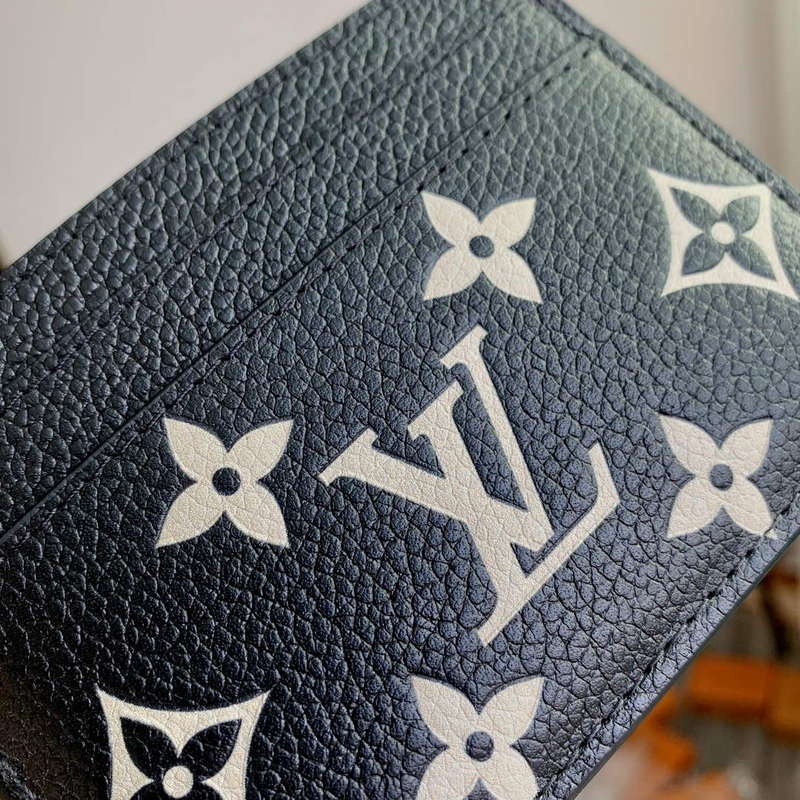 LV M82132 Louis Vuitton LV Charms Card Holder Black silk screen