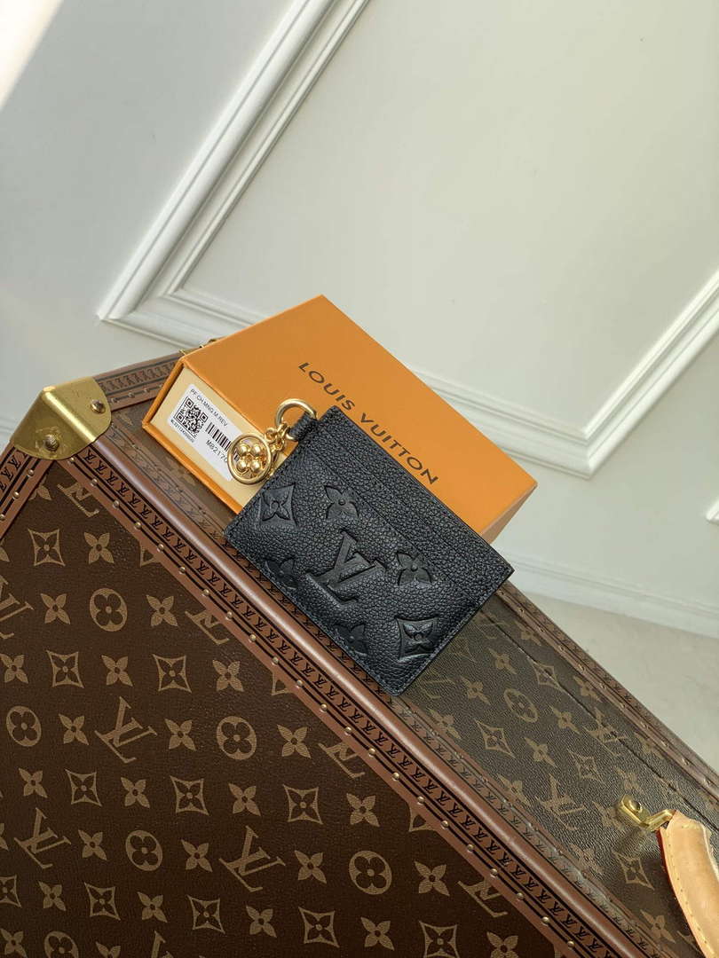 LV M82132 Louis Vuitton LV Charms Card Holder Black