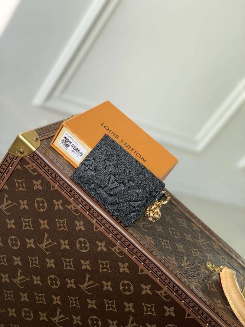 LV M82132 Louis Vuitton LV Charms Card Holder Black