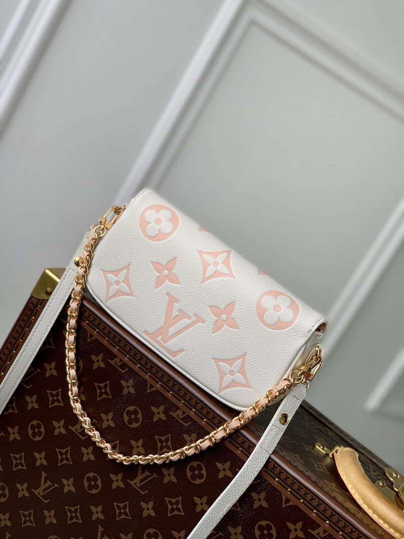 LV M82211 Louis Vuitton Wallet On Chain Ivy Bag Off-white/pink - Default Title - View 2