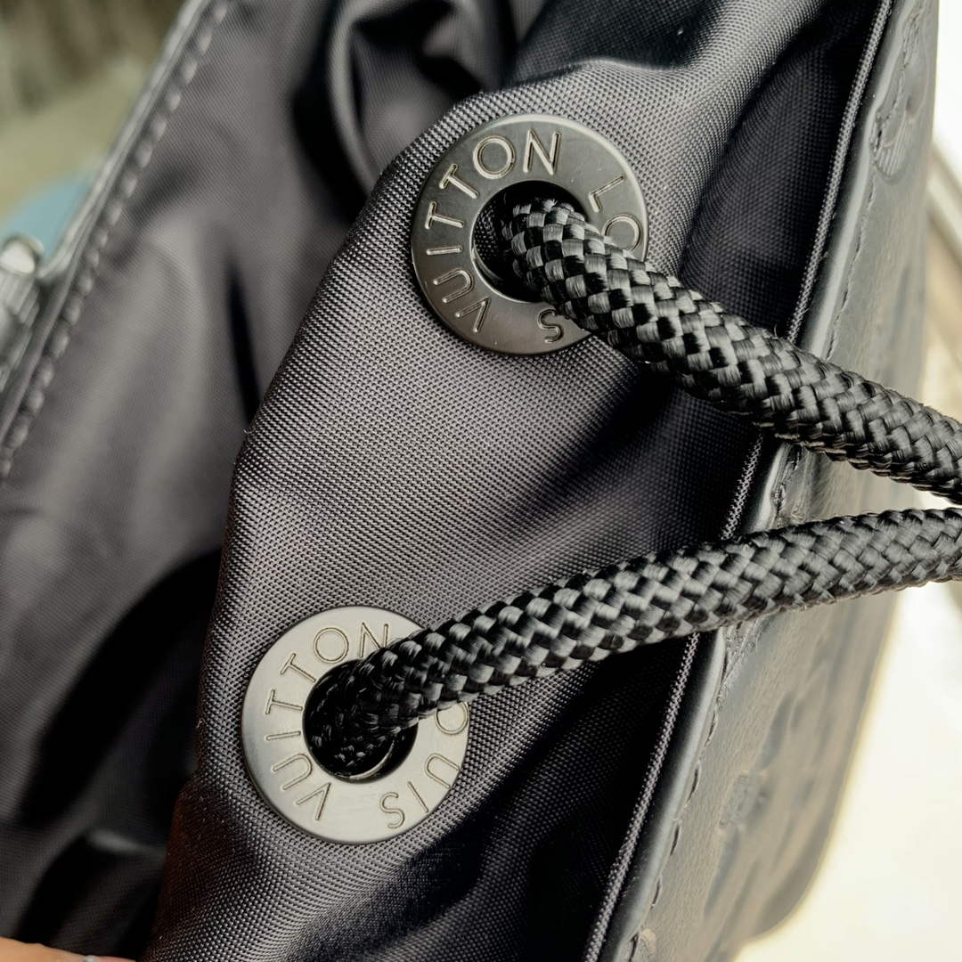 LV M82248 Louis Vuitton Noe Sling Bag Black