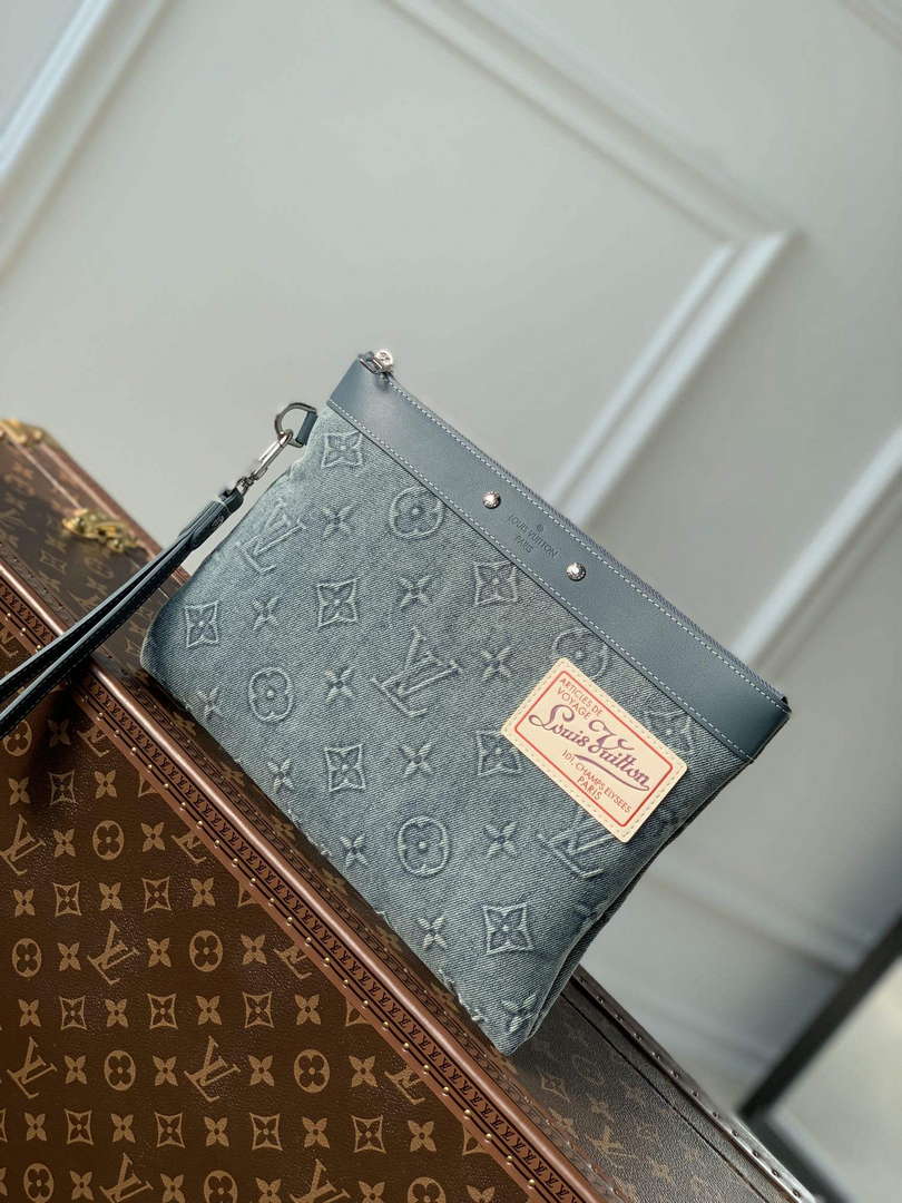 LV M82313 Louis Vuitton Pochette To-Go Bag - Default Title - View 1