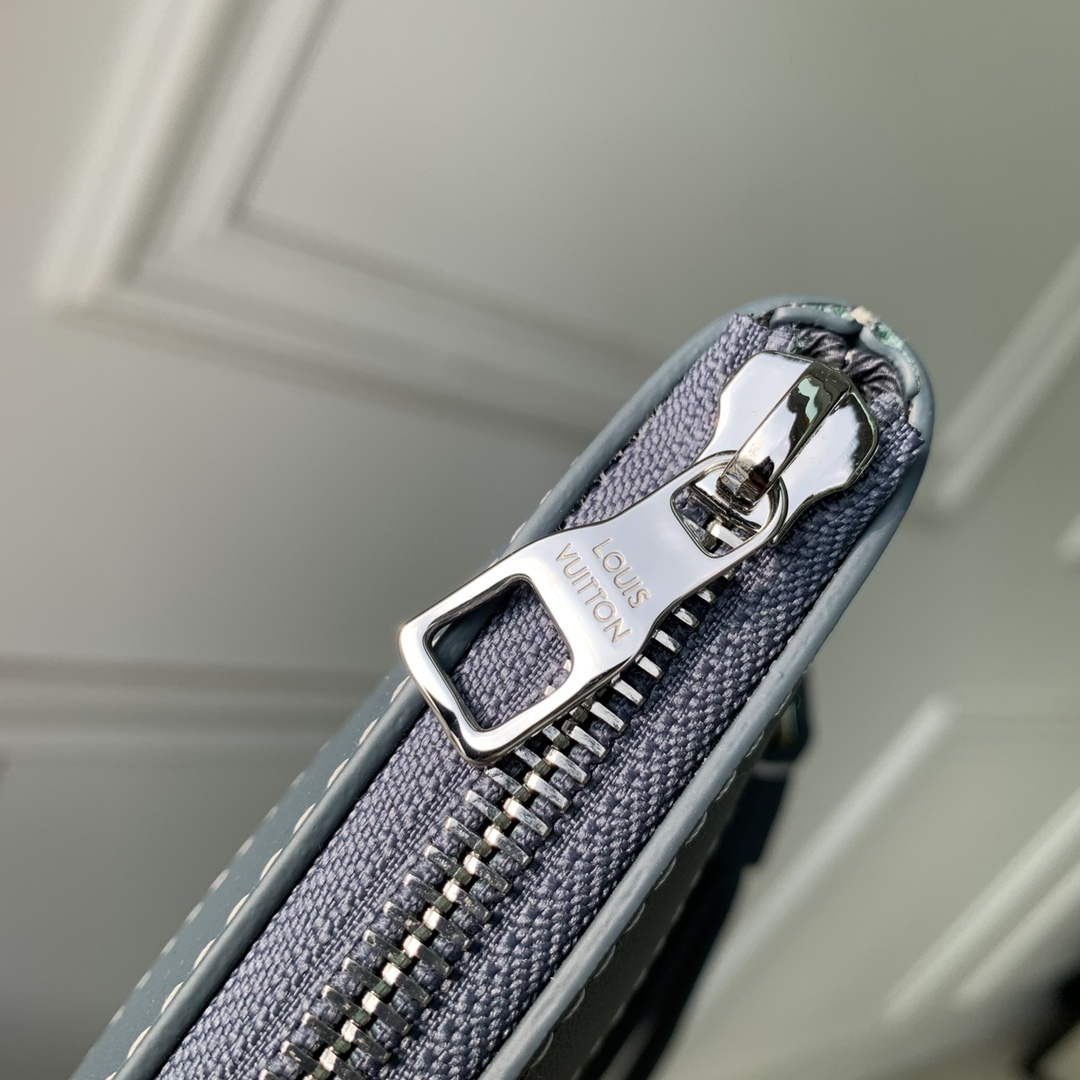 LV M82313 Louis Vuitton Pochette To-Go Bag - Default Title - View 6