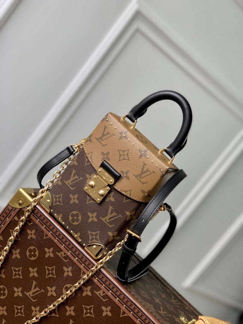 LV M82465 Louis Vuitton Camera Box Handbag - Default Title - View 1
