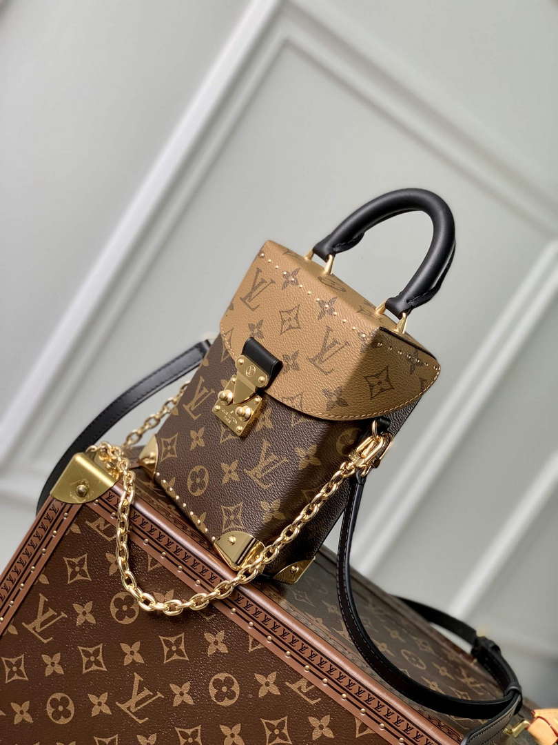 LV M82465 Louis Vuitton Camera Box Handbag - Default Title - View 2