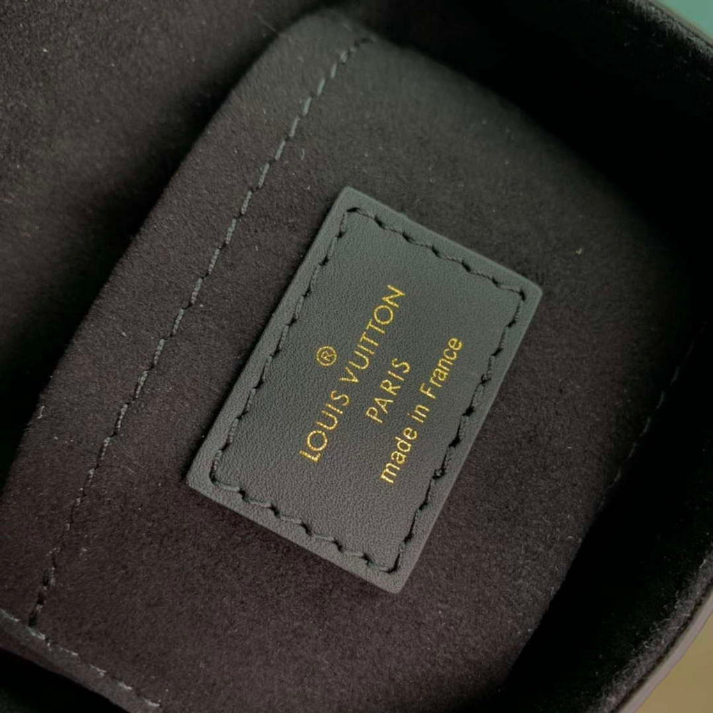 LV M82465 Louis Vuitton Camera Box Handbag