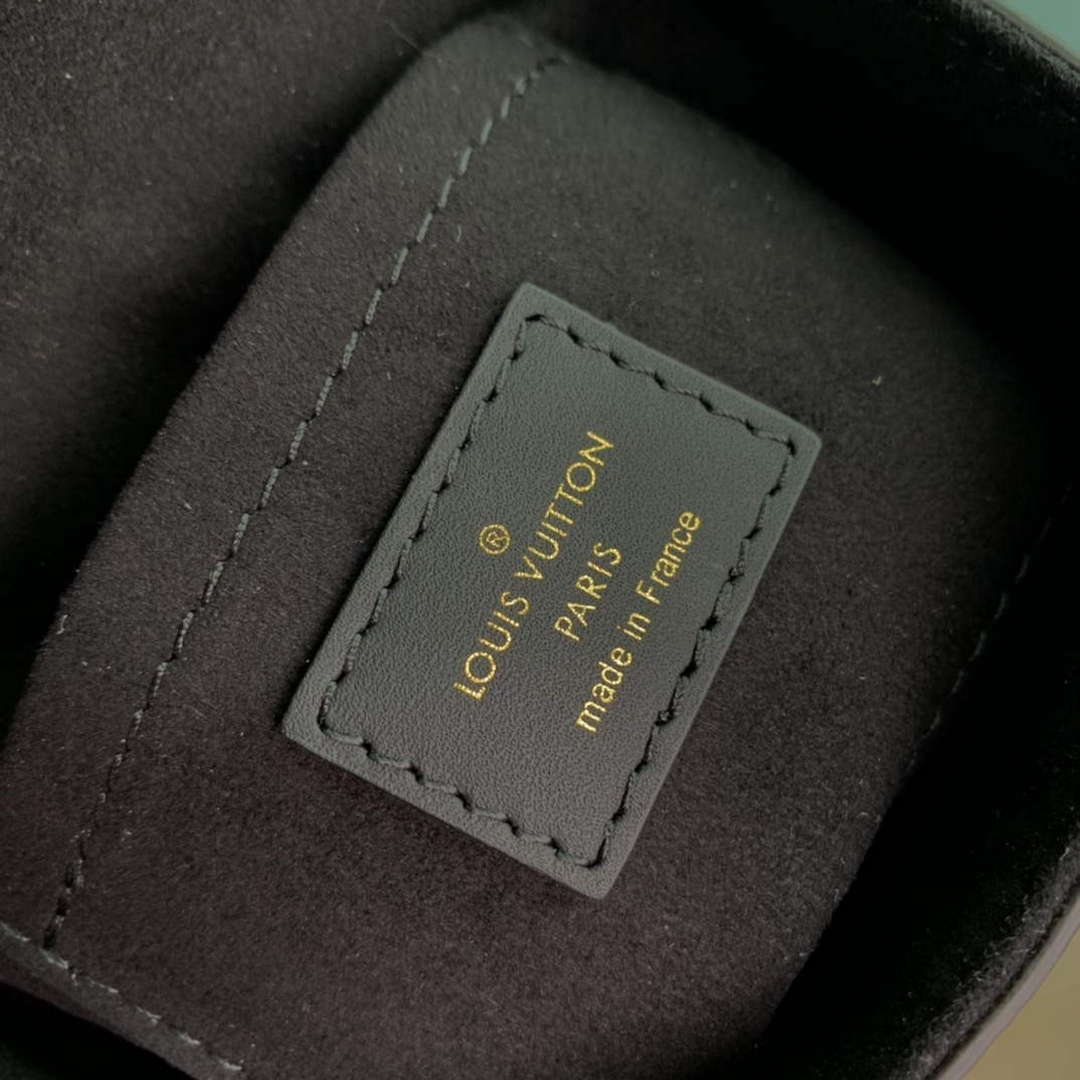 LV M82465 Louis Vuitton Camera Box Handbag