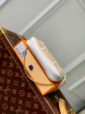 LV M82472 Louis Vuitton Mini Pochette Accessoires White - Default Title - View 3
