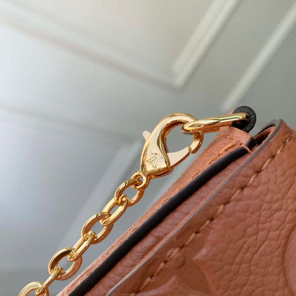 LV M82477 Louis Vuitton Pochette F¨¦licie Bag Tan
