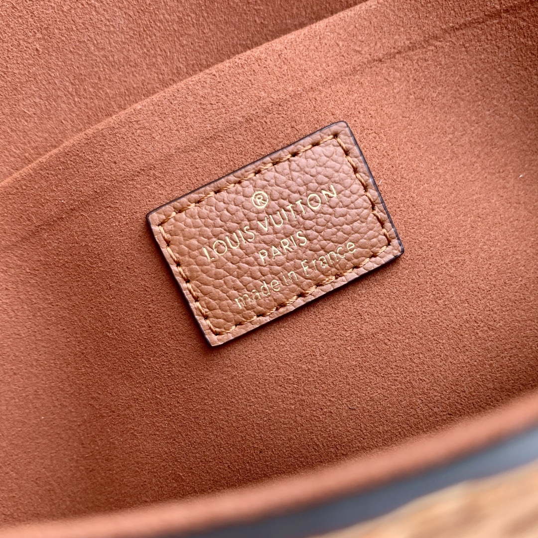 LV M82477 Louis Vuitton Pochette F¨¦licie Bag Tan