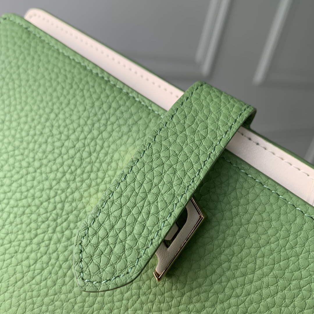 LV M82512 Louis Vuitton LV Vertical Wallet Vert Noto Green - Default Title - View 5