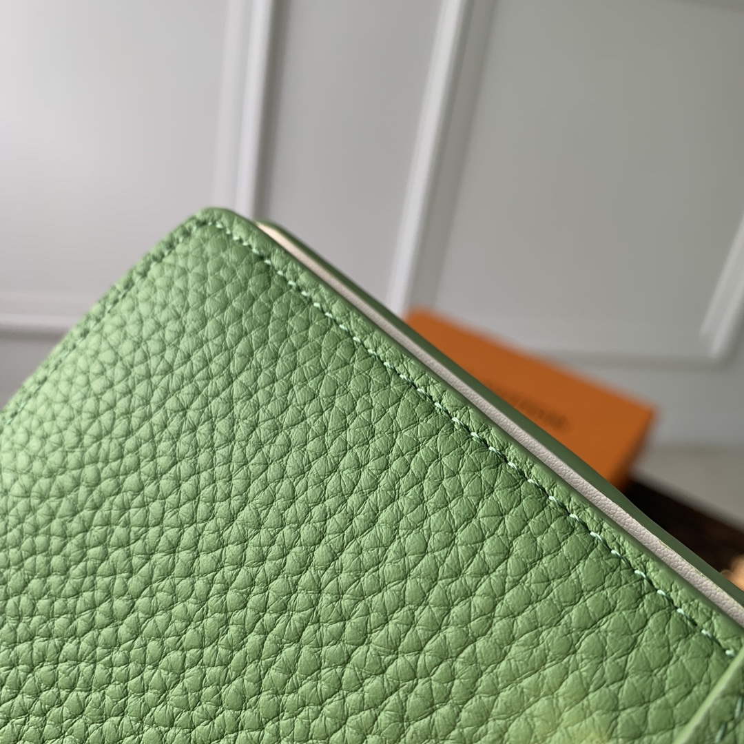 LV M82512 Louis Vuitton LV Vertical Wallet Vert Noto Green - Default Title - View 9