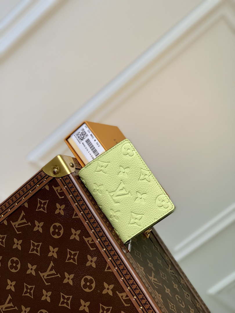 LV M82515 Louis Vuitton Cl¨¦a Wallet Monogram empreinte Matcha