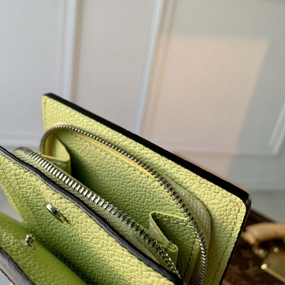 LV M82515 Louis Vuitton Cl¨¦a Wallet Monogram empreinte Matcha