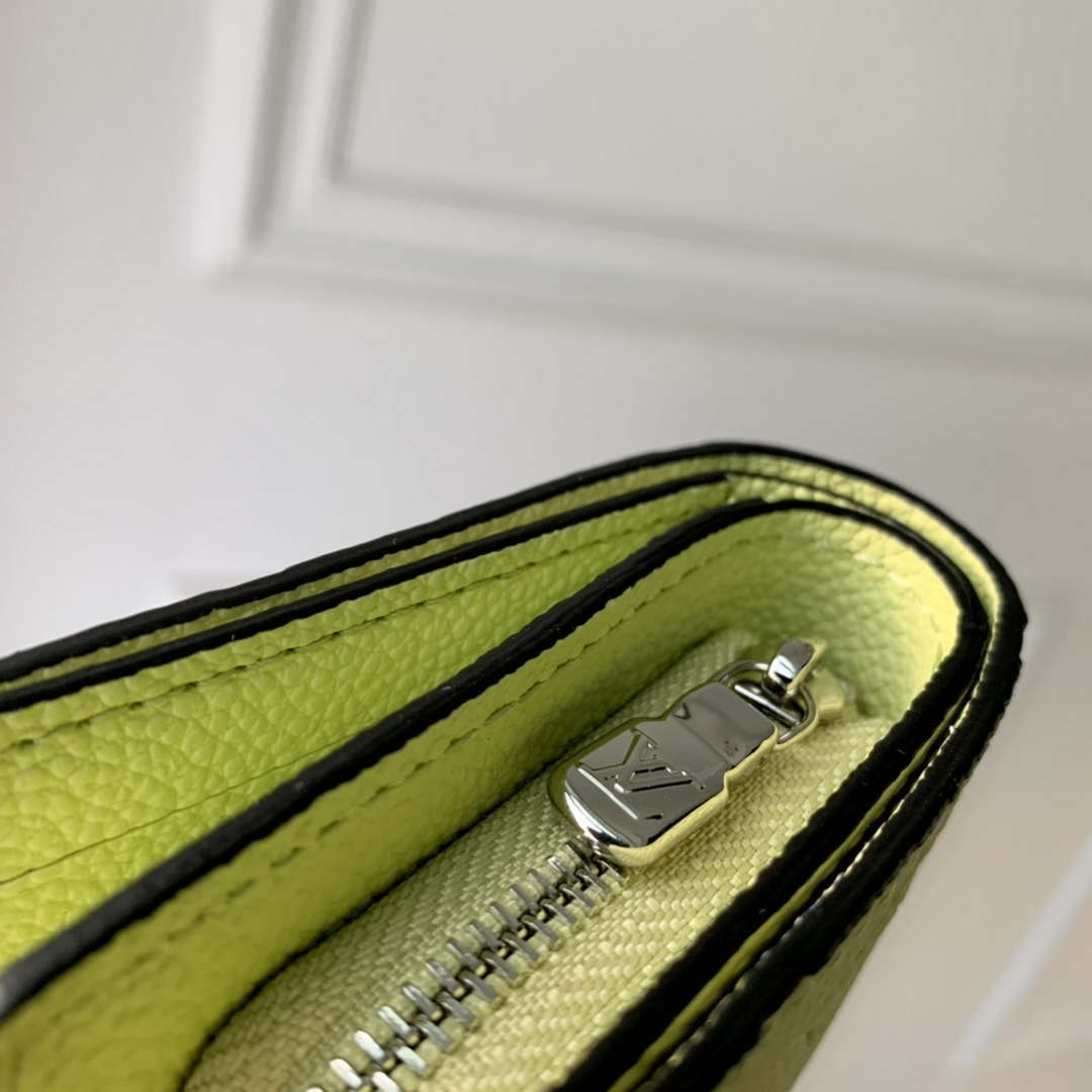 LV M82515 Louis Vuitton Cl¨¦a Wallet Monogram empreinte Matcha