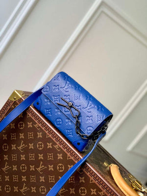 LV M82571 Louis Vuitton Steamer Wearable Wallet Racing Blue - Default Title - View 1