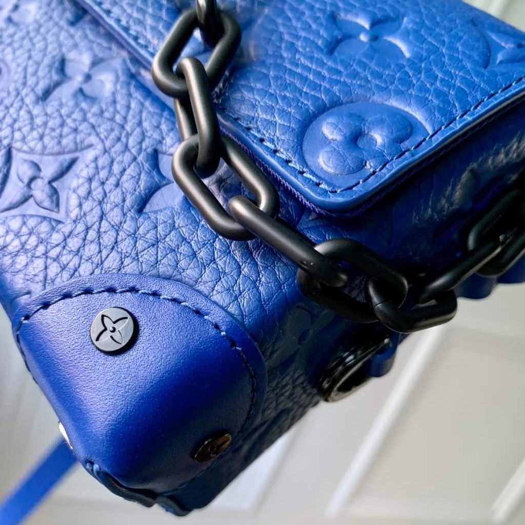 LV M82571 Louis Vuitton Steamer Wearable Wallet Racing Blue