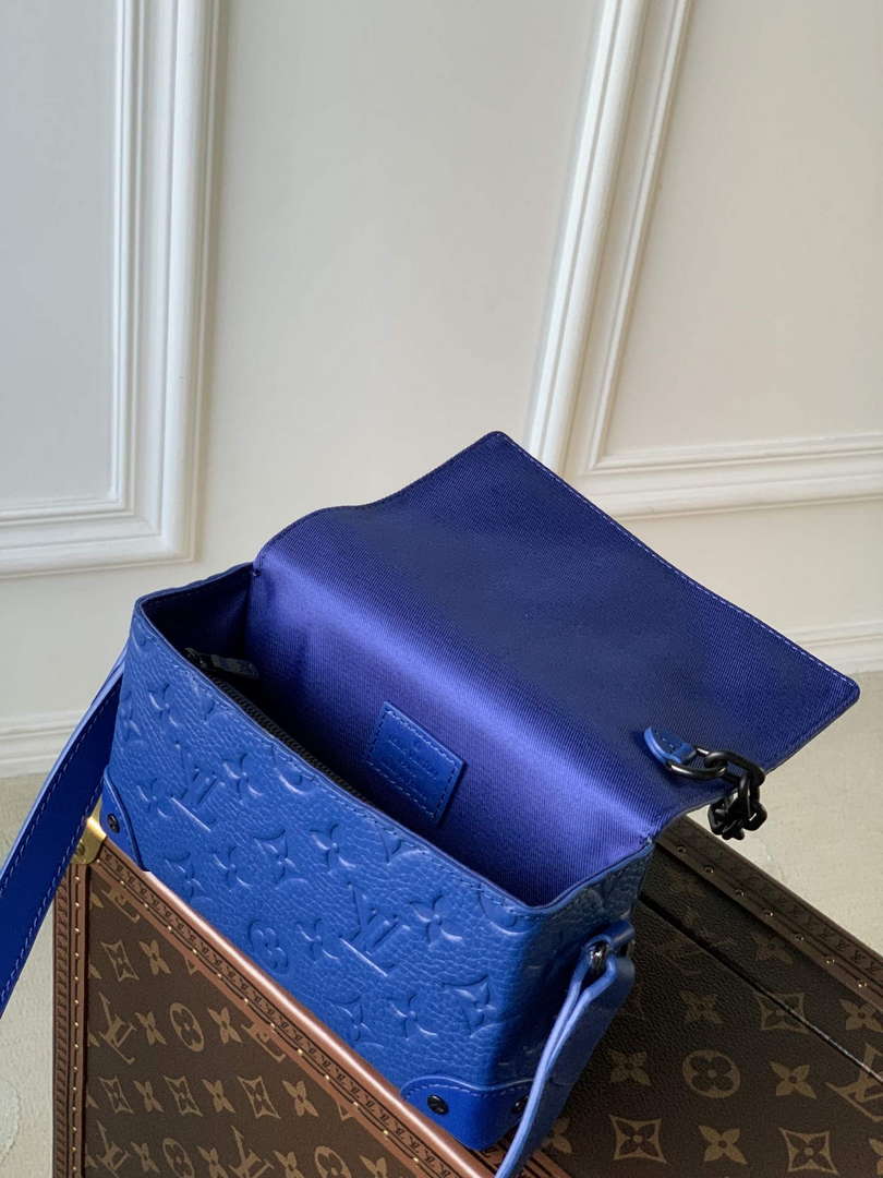 LV M82571 Louis Vuitton Steamer Wearable Wallet Racing Blue - Default Title - View 9