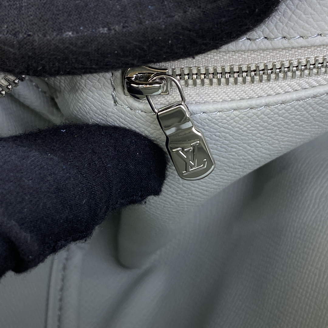 LV M82576 Louis Vuitton Dopp Kit Bag Off-white - Default Title - View 7