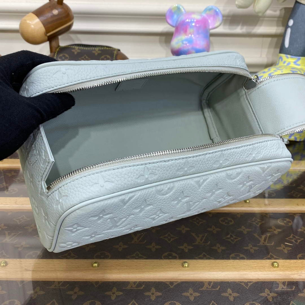 LV M82576 Louis Vuitton Dopp Kit Bag Off-white