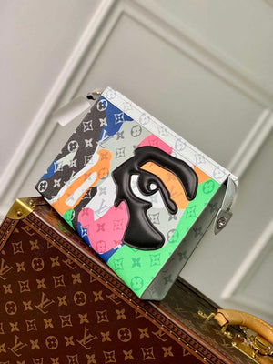 LV M82589 Louis Vuitton Pochette Voyage White - Default Title - View 9