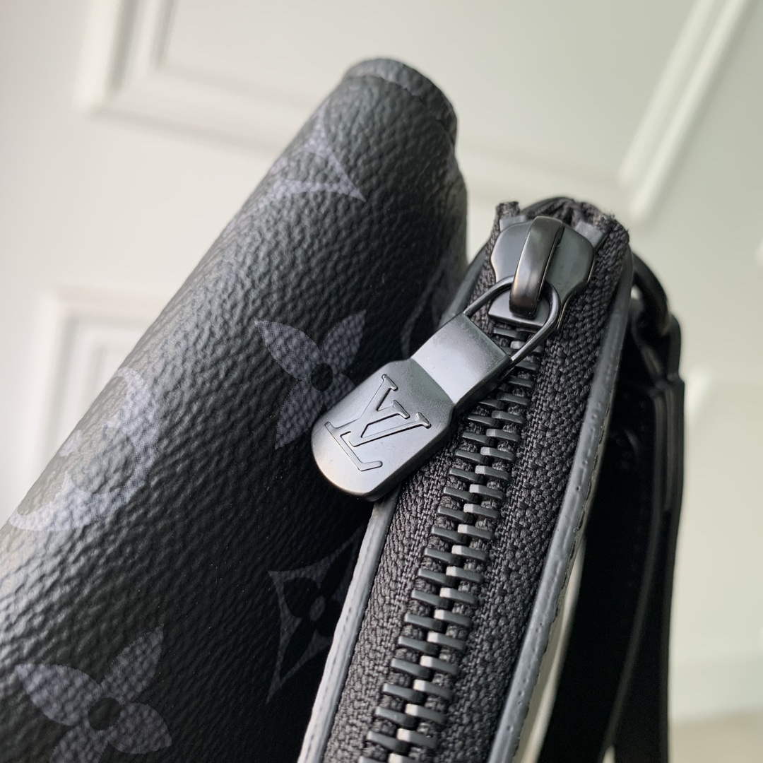 LV M82598 Louis Vuitton Pochette S-Lock Black - Default Title - View 5