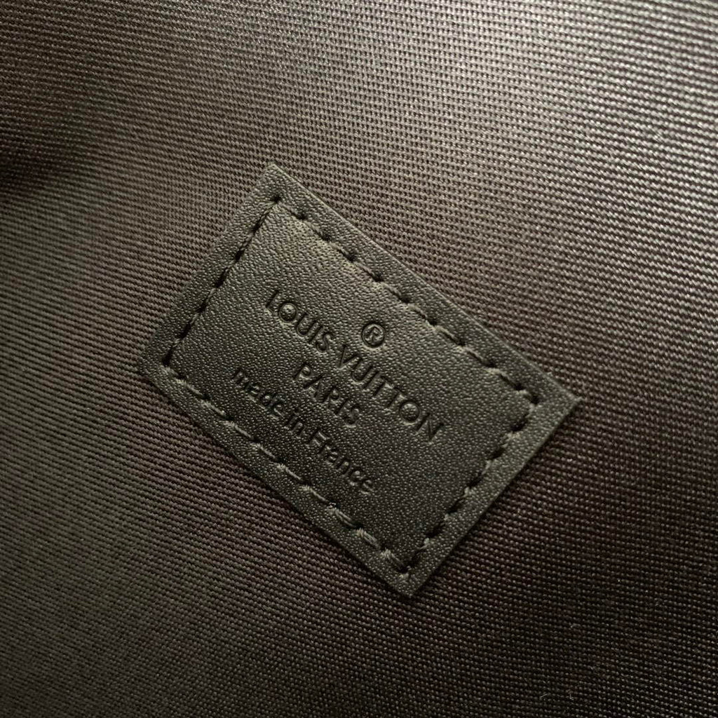 LV M82598 Louis Vuitton Pochette S-Lock Black