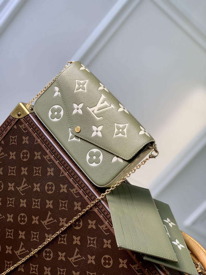 LV M82610 Louis Vuitton F¨¦licie Pochette Bag Grass green