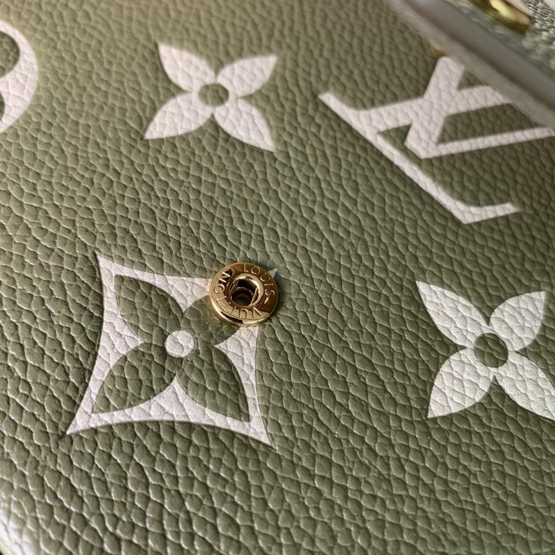 LV M82610 Louis Vuitton F¨¦licie Pochette Bag Grass green