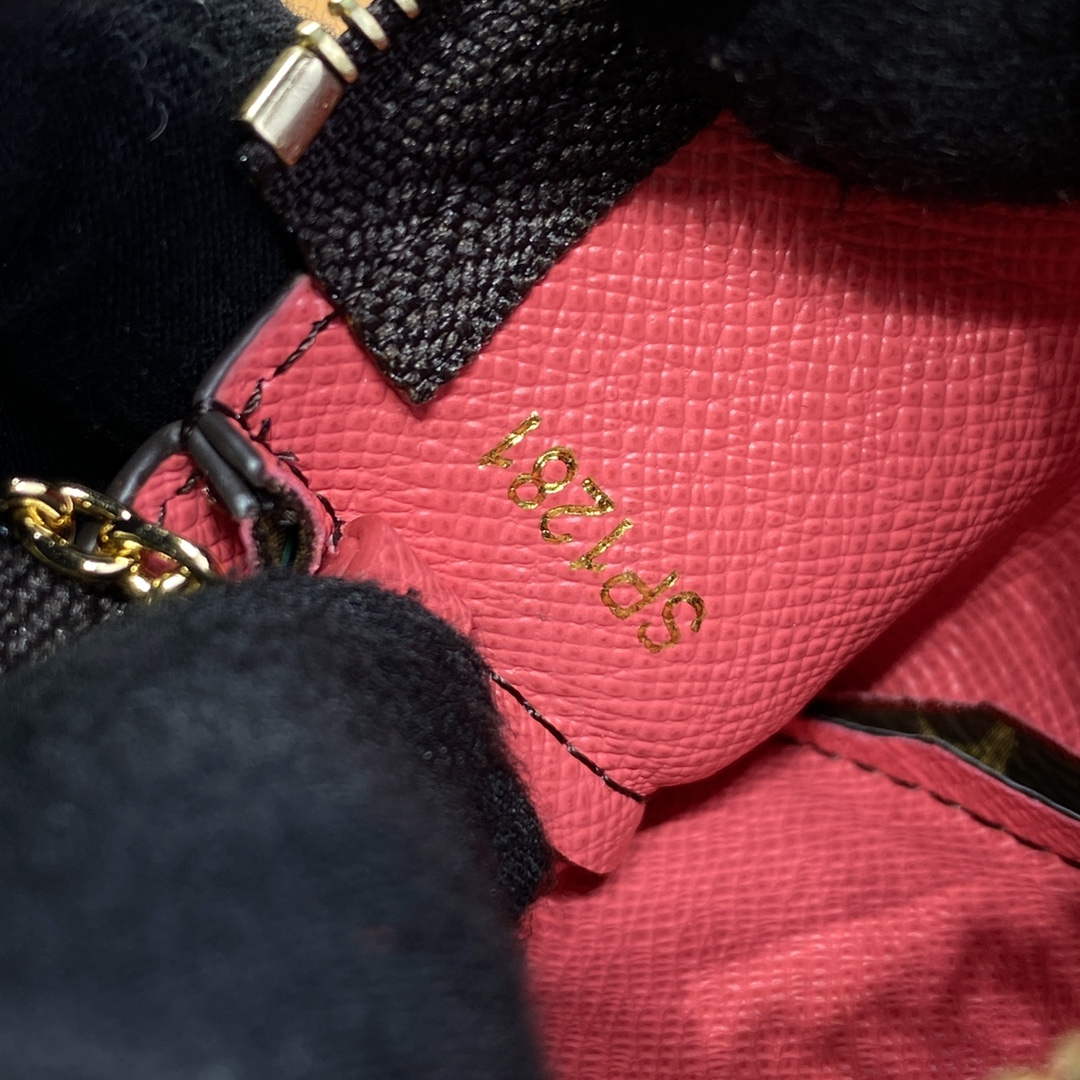 LV M82615 Louis Vuitton Key Pouch Dragon Fruit Pink