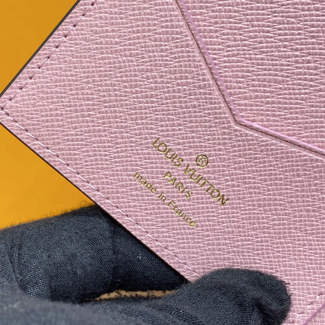 LV M82621 Louis Vuitton Passport Cover Pink