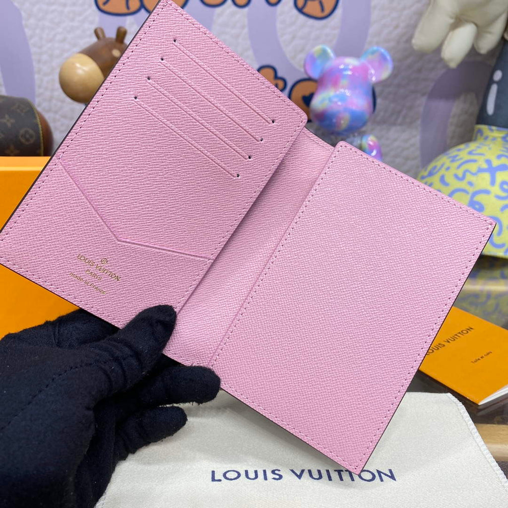 LV M82621 Louis Vuitton Passport Cover Pink