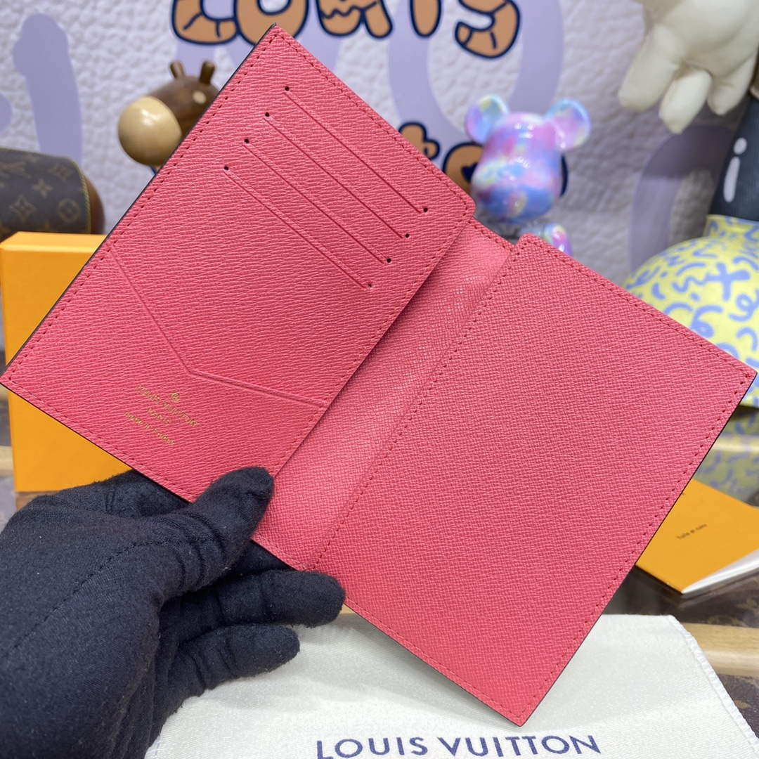 LV M82625 Louis Vuitton Passport Cover Dragon Fruit Pink