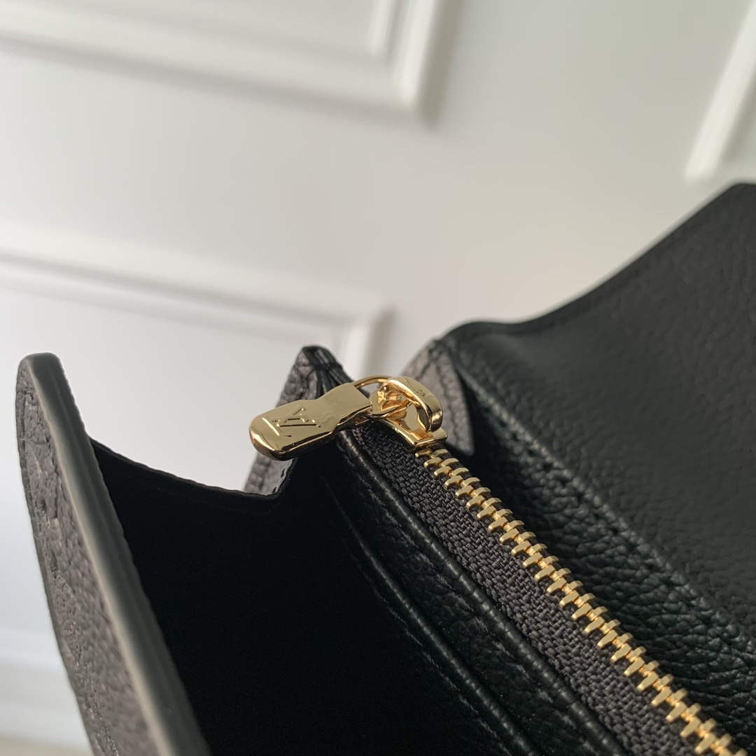 LV M82638 Louis Vuitton Sarah Wallet Black