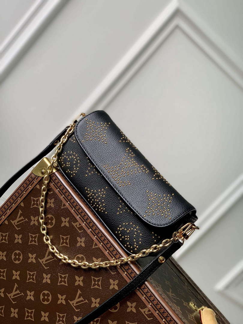 LV M82653 Louis Vuitton Ivy Wallet On Chain Black