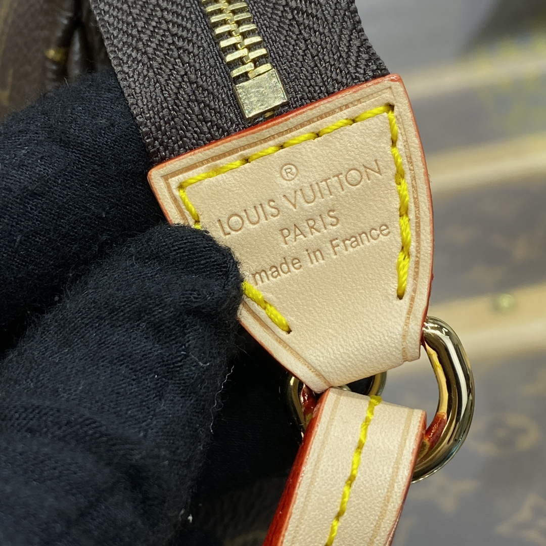 LV M82766 Louis Vuitton Pochette Accessoires Bag