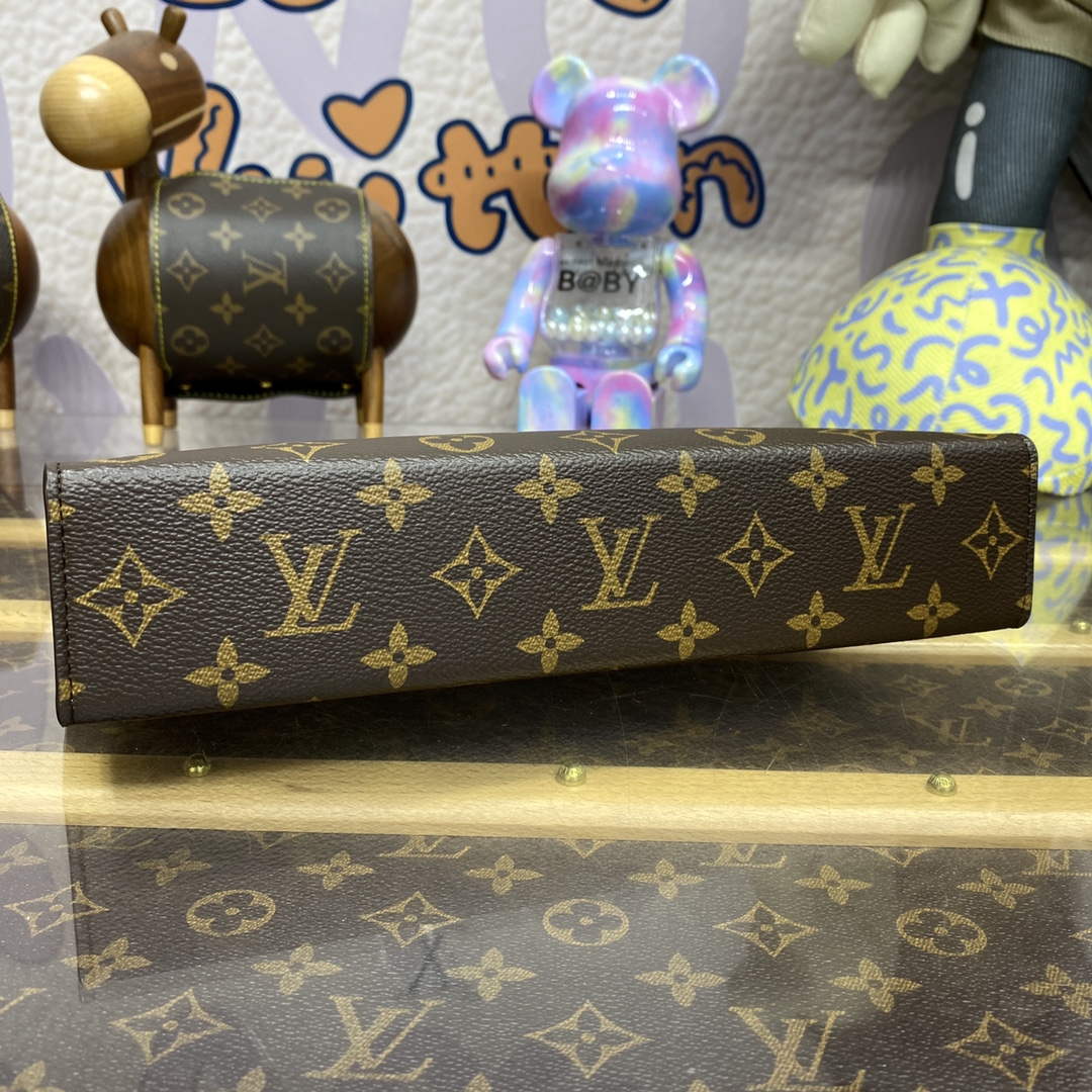 LV M82854 Louis Vuitton Pochette Voyage MM Bag Green - Default Title - View 4