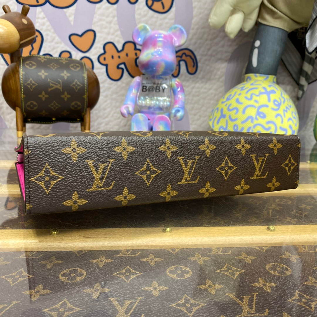 LV M82858 Louis Vuitton Pochette Voyage MM Bag Pink