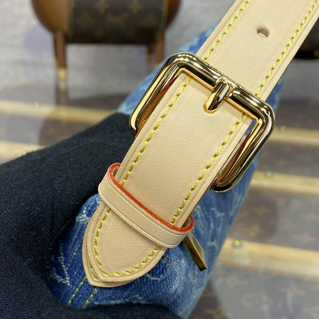 LV M82949 Louis Vuitton Hills Pochette Monogram Denim