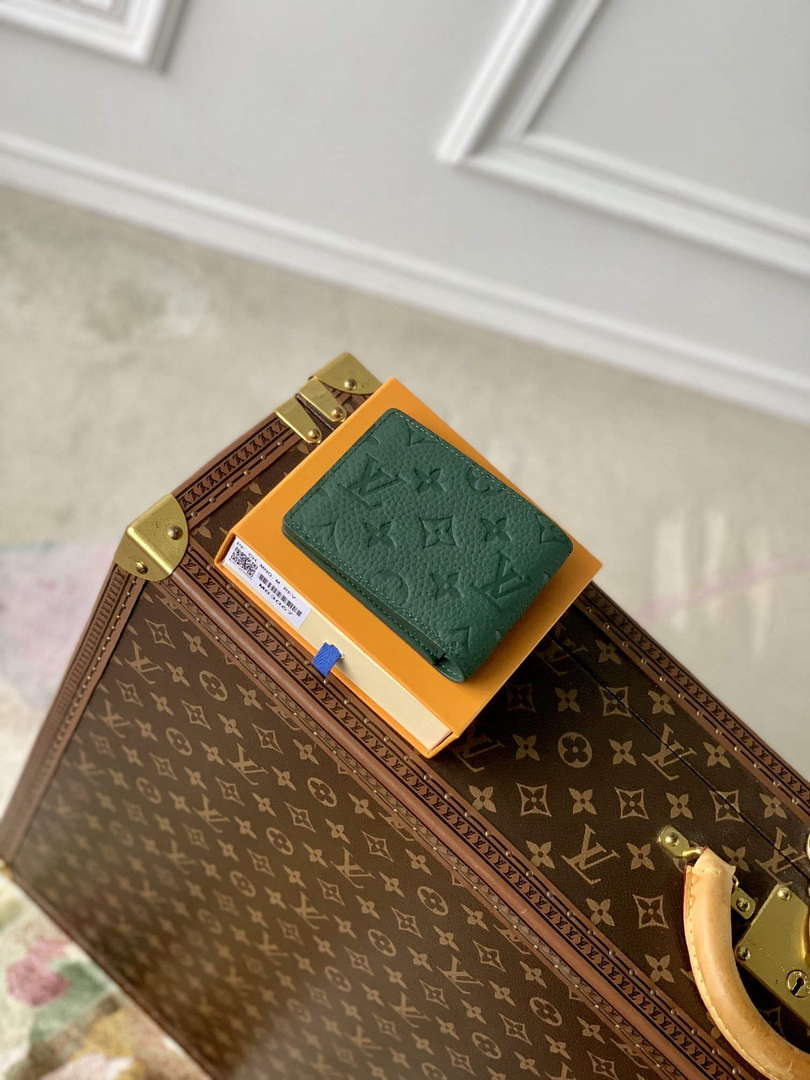LV M83055 Louis Vuitton Multiple Wallet Forest Green