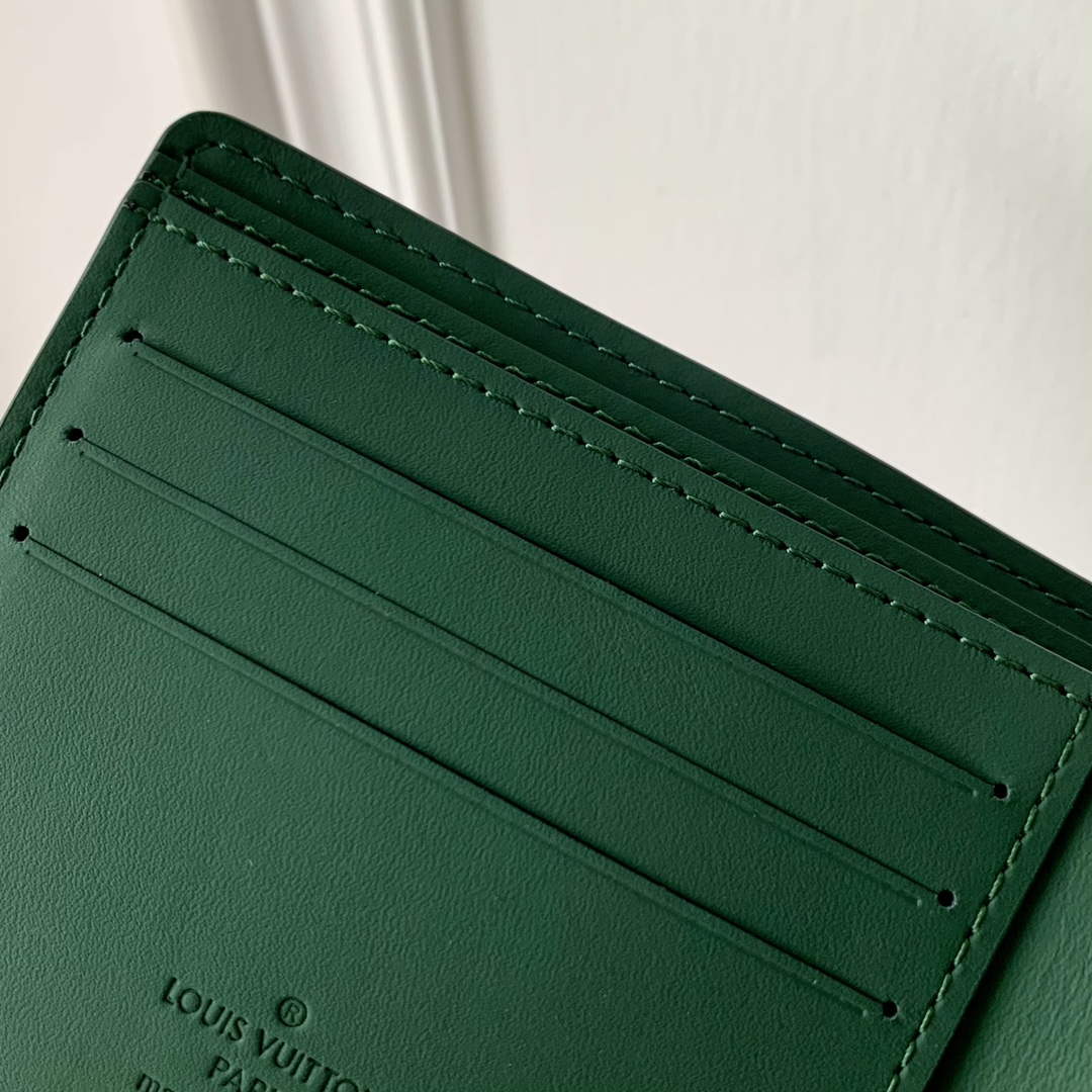 LV M83055 Louis Vuitton Multiple Wallet Forest Green