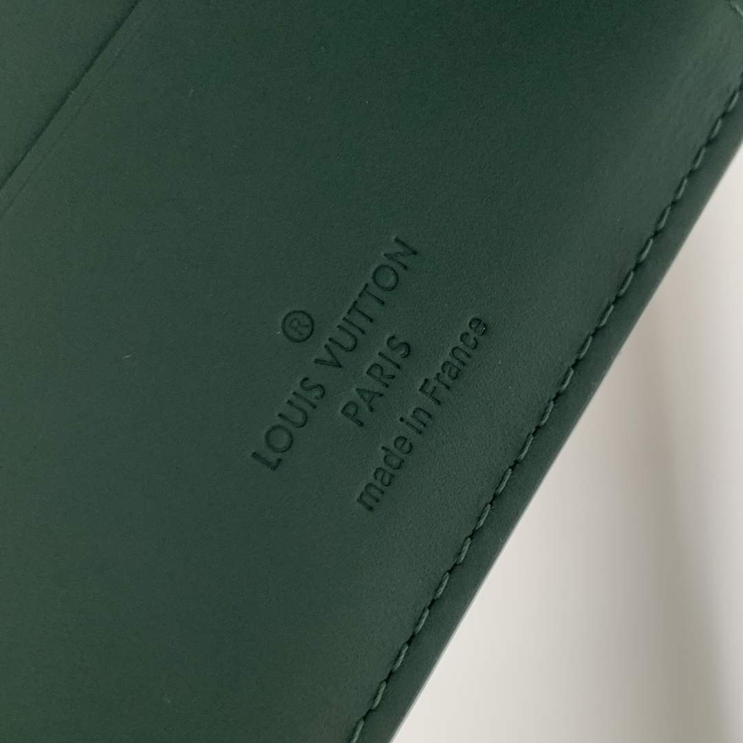 LV M83055 Louis Vuitton Multiple Wallet Forest Green