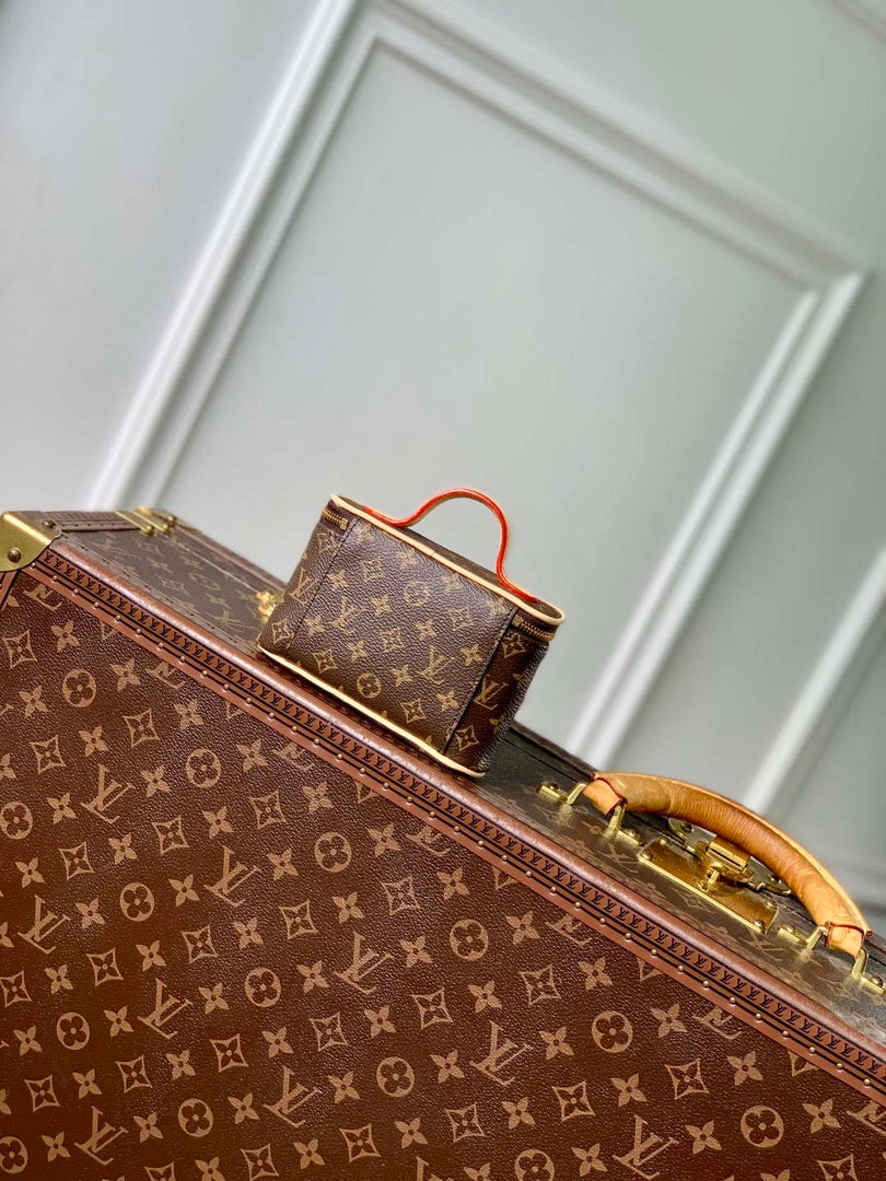 LV M83079 Louis Vuitton Nice Beauty Vanity Case
